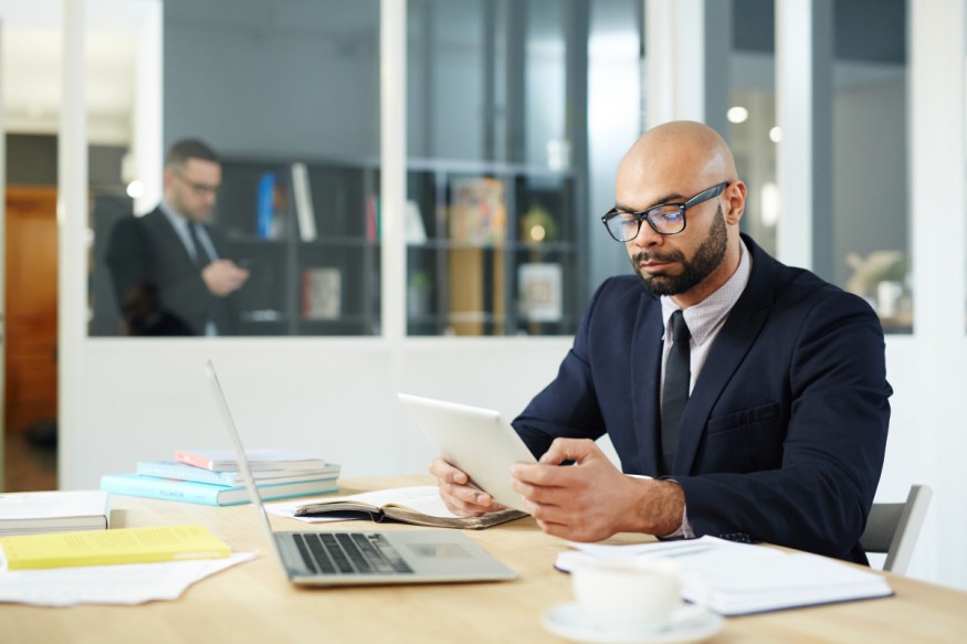 How using Online Tools like Altresume can Help in Your Job Search